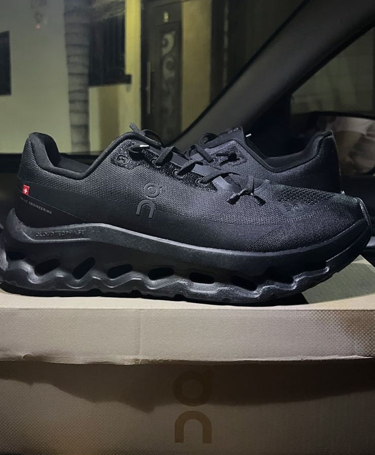 On Cloudtilt Black